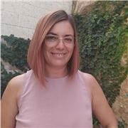 Soy arqueóloga, licenciada en Hª Medieval y Ciencias y Técnicas Historiográficas. Aunque no tengo experiencia docente, si poseo conocimientos sobre Historia e Historia del Arte